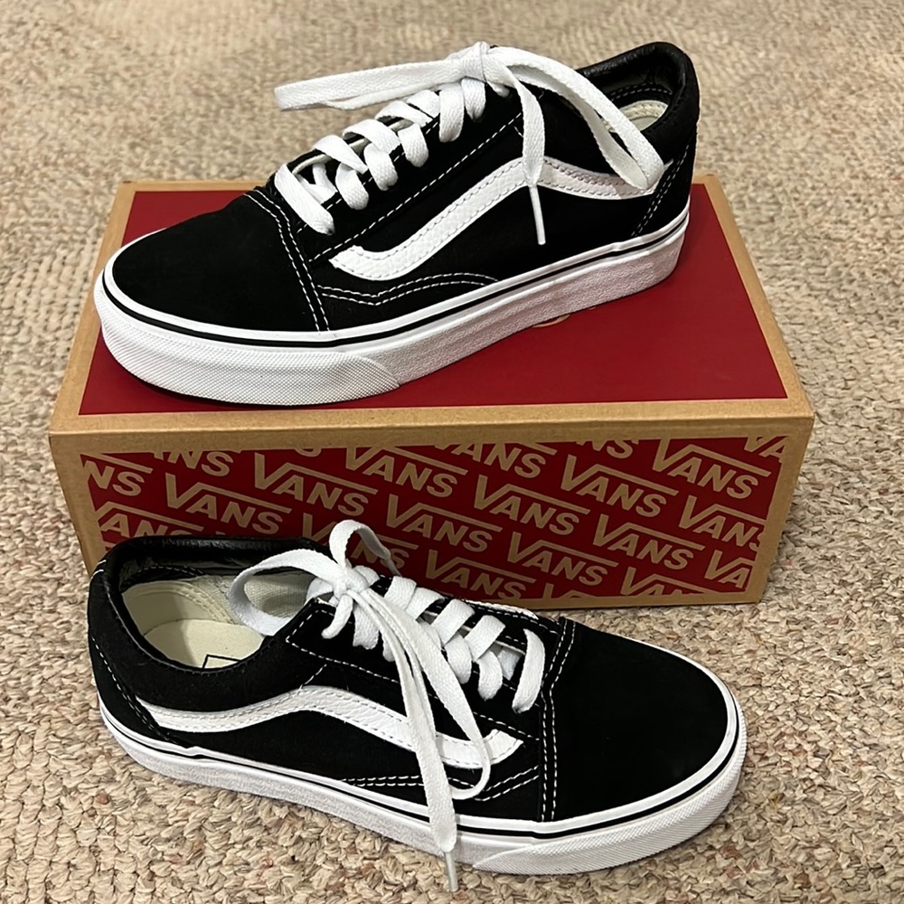 Vans Old Skool Shoe - Black/White